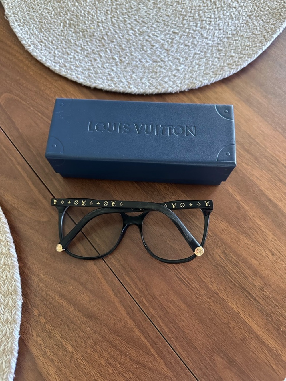 Louis Vuitton Black Cat-Eye Monogram Light Glasses - Picture 5 of 5